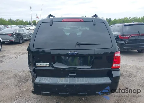 2010 Ford Escape Xlt z USA, uszkodzony, nr VIN 1FMCU0D79AKB11463